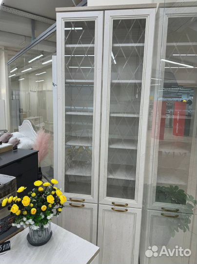 Шкаф витрина мдф