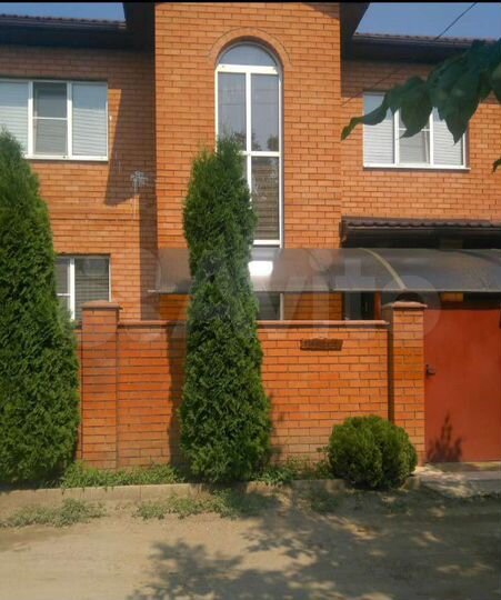 Коттедж 200 м² на участке 6 сот.