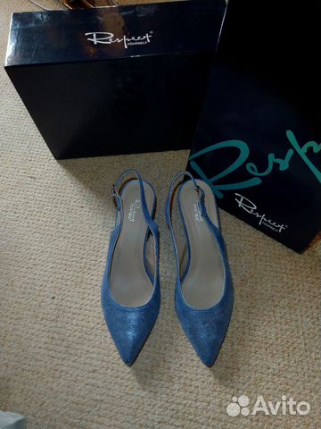 Туфли сине-серебристые новые и бежевые