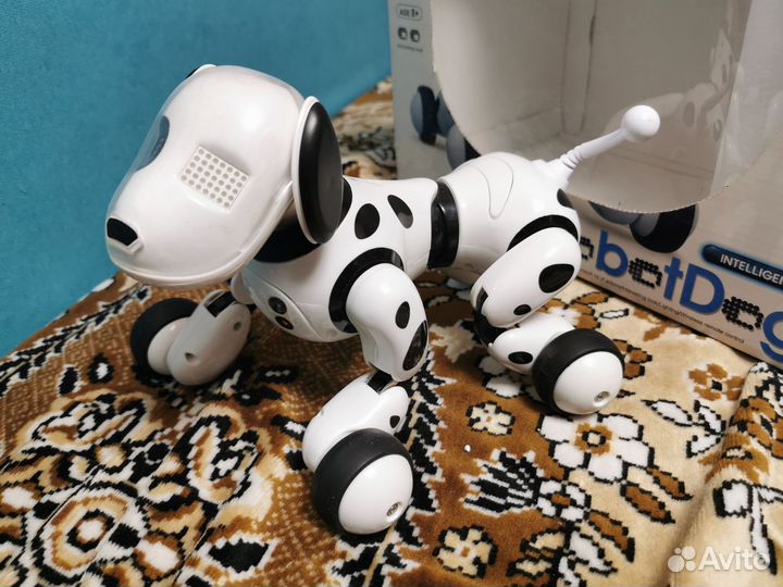 Робособака танцующая