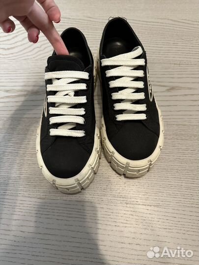 Кроссовки женские 37 размер бу