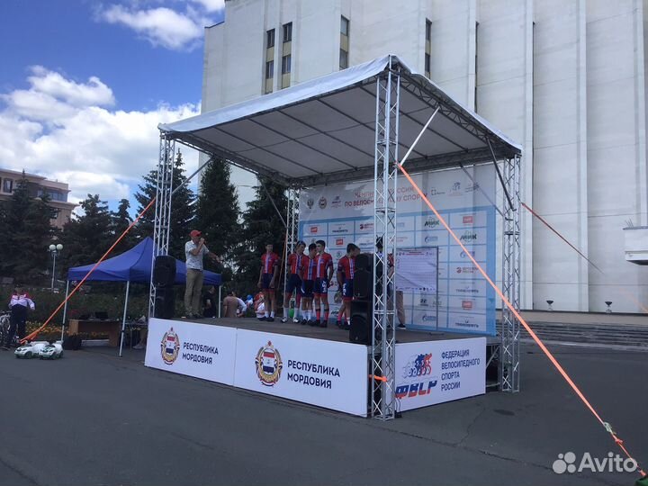 Аренда сцены с крышей