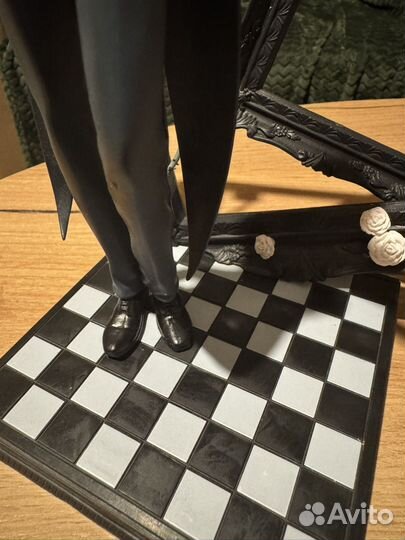 Темный дворецкий фигурка