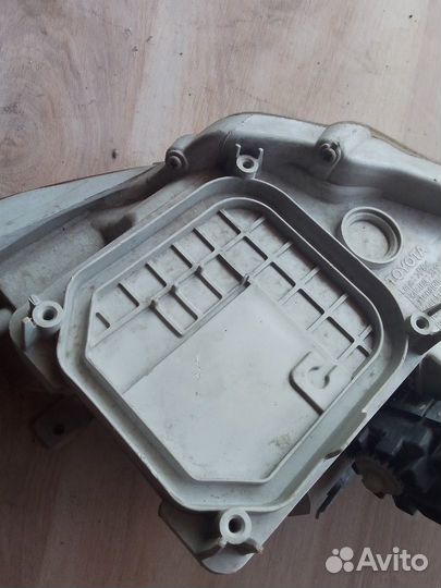 Фара правая Toyota Camry V40 галоген