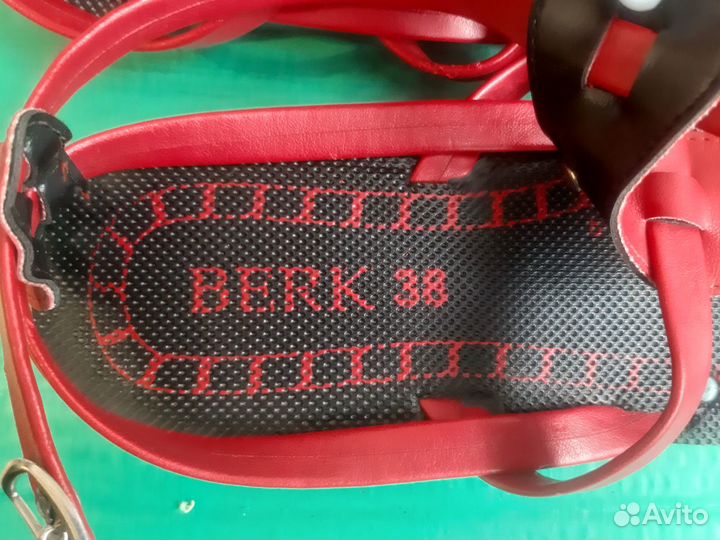 Сандали. 38р-р. Новые