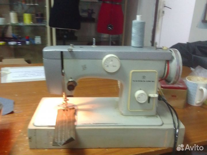 Швейная машинка Чайка 132м