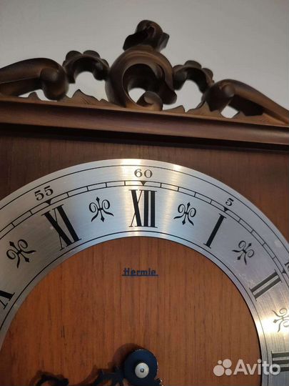 Немецкие настенные часы Hermle с боем