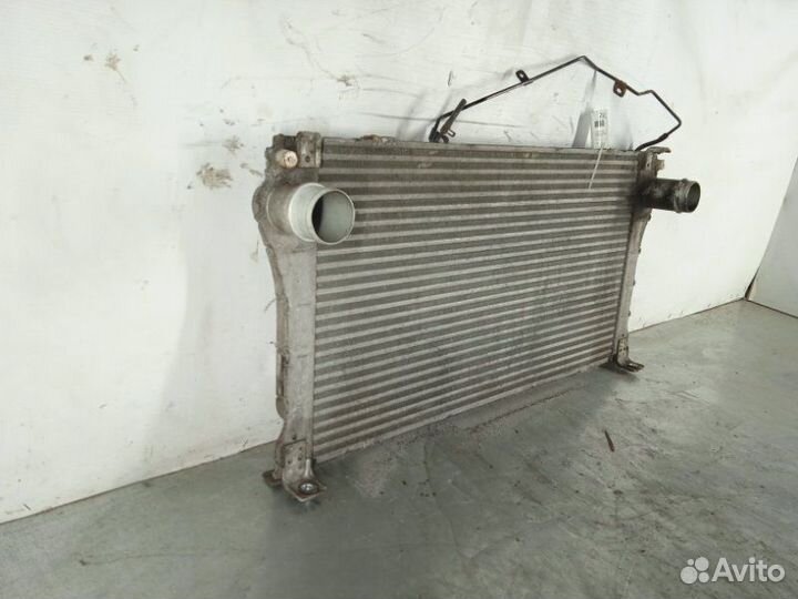 Интеркулер Toyota Avensis 3 T270 2008-2015