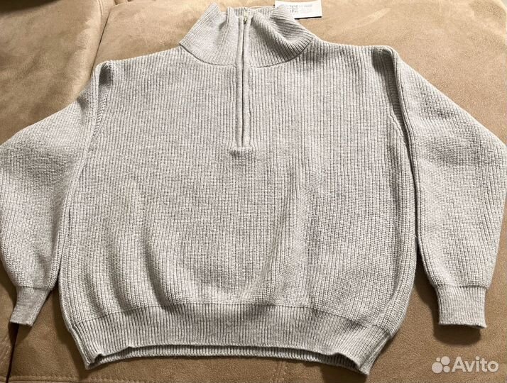 Денский серый свитер
