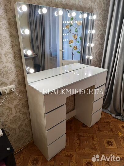 Столик гримерный для салона красоты