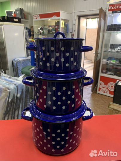 Набор эмалированных кастрюль новый