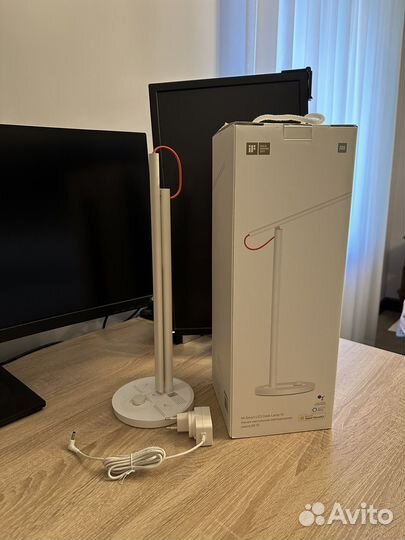 Умная настольная светодиодная лампа Mi 1S