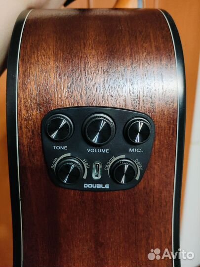 Акустическая гитара