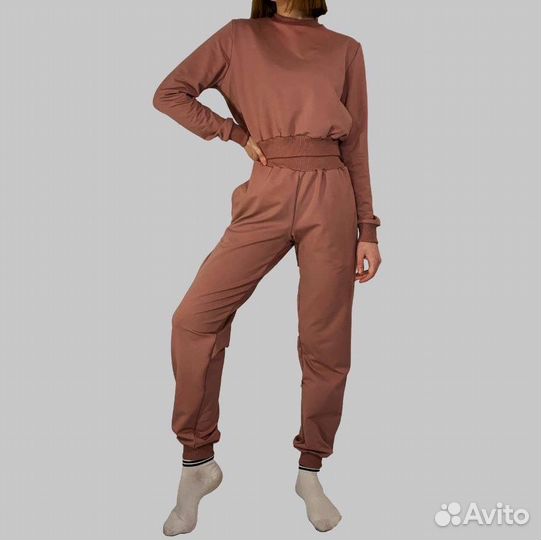 Спортивный костюм женский