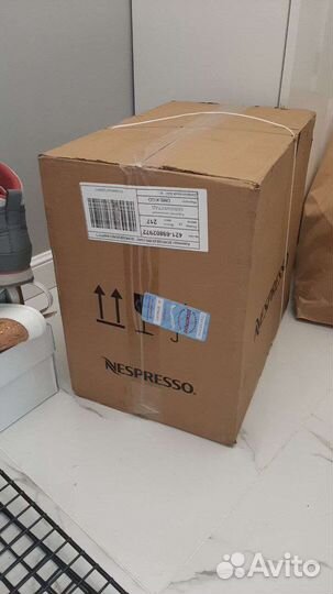 Капсульная кофемашина nespresso новая