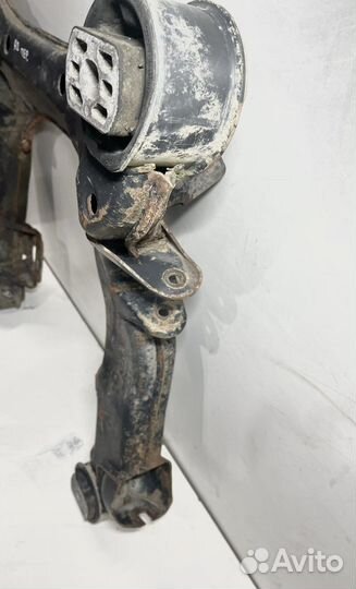 Подрамник передний Audi A8 d2