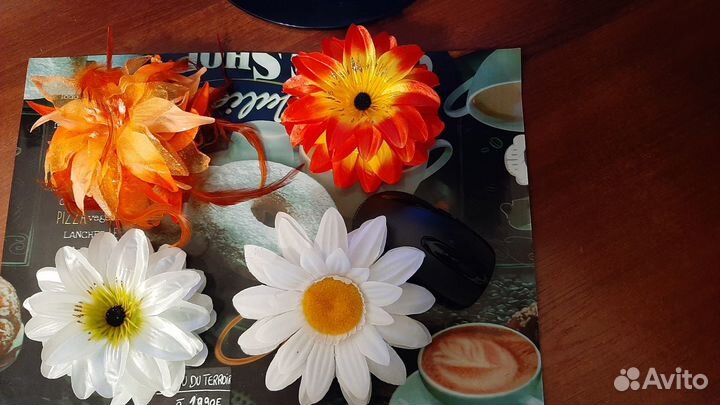 Заколки-крабики и резинки-зажимы в форме цветов