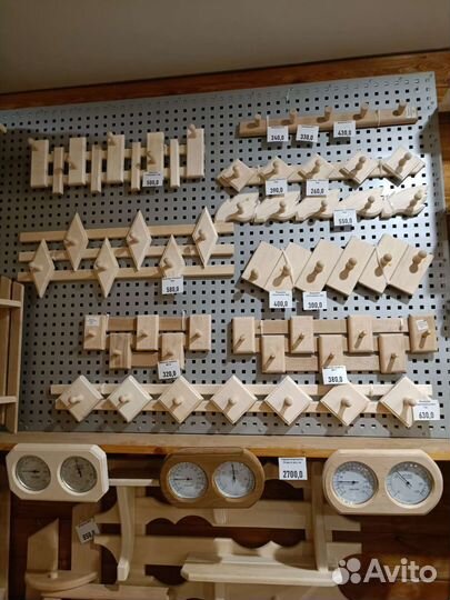 Крючки вешалки