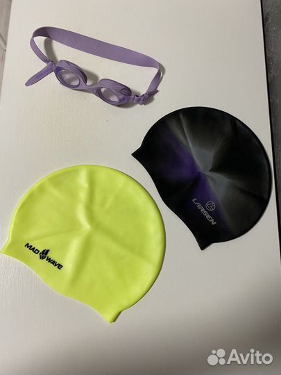 Купальники, шапочки и очки доя плавания