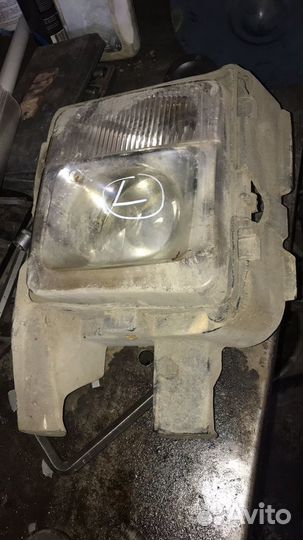 Фара противотуманная левая Cadillac SRX 2003-2009