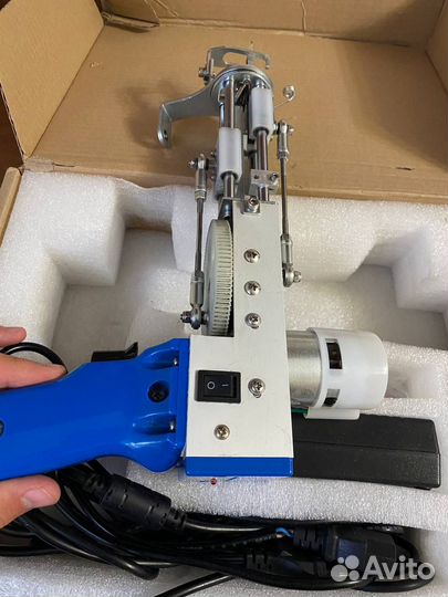 Тафтинговый пистолет для создания ковров