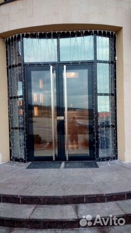 Дверь алюминиевая