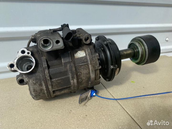 Компрессор кондиционера Volkswagen Touareg