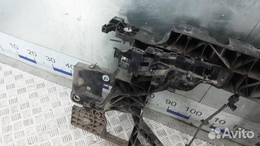 Передняя панель крепления облицовки (телевизор) re