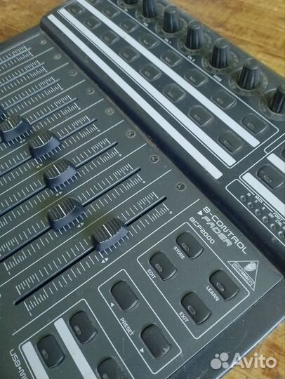 Behringer b - control bcf 2000