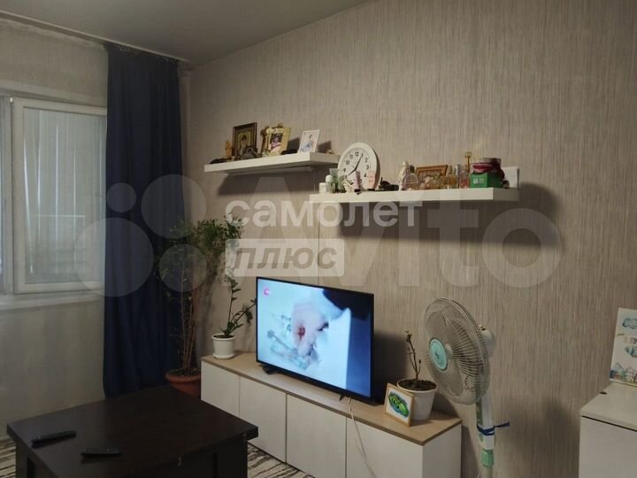 2-к. квартира, 40 м², 8/17 эт.