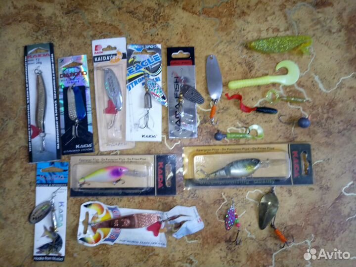 Балансиры,удочки,фидера,поплавки,блесны,кормушки