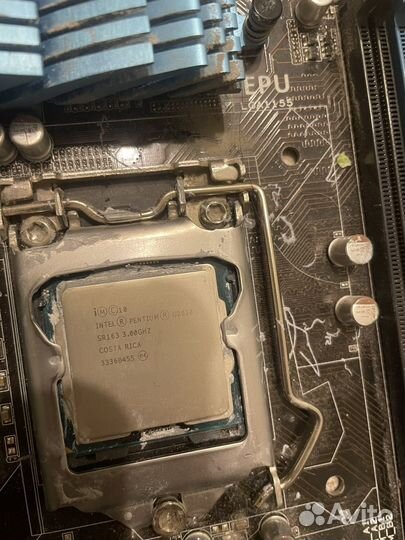 Материнская плата с процессором и памятью