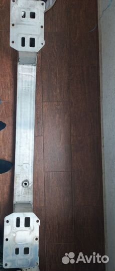 Передний Усилитель бампера granta