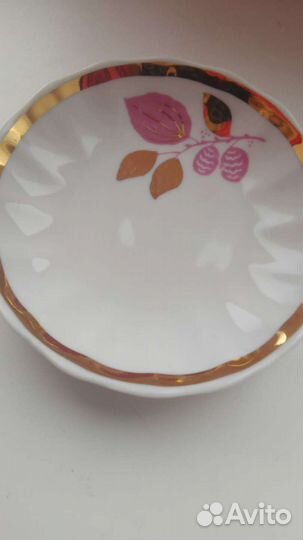 Набор маленьких блюдец