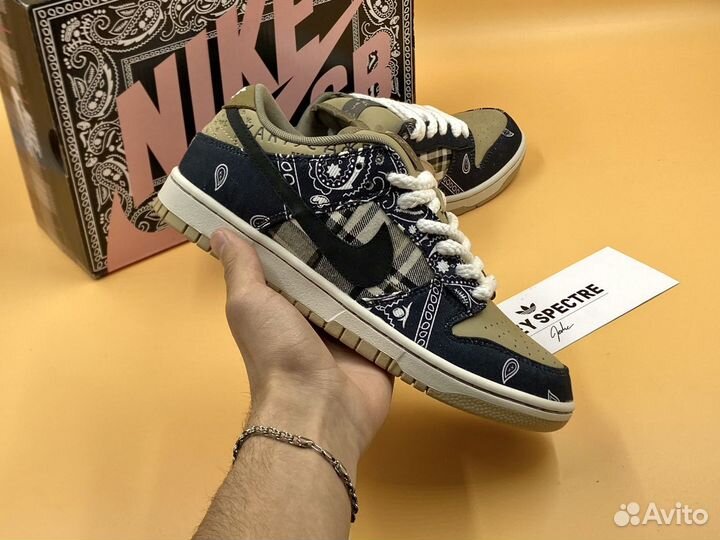 Nike SB Dunk Low Travis Scott