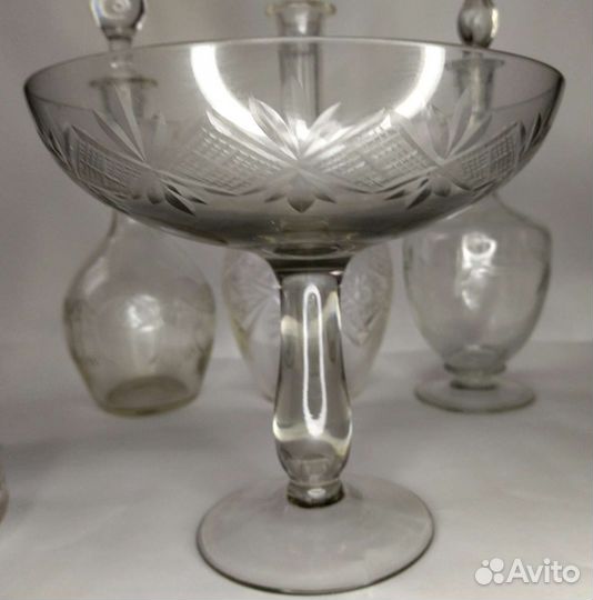 Старинное резное стекло 9 предметов