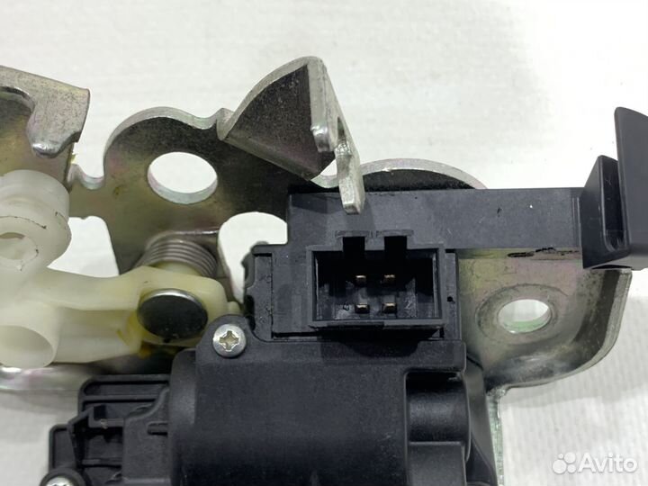 Замок крышки багажника VAG