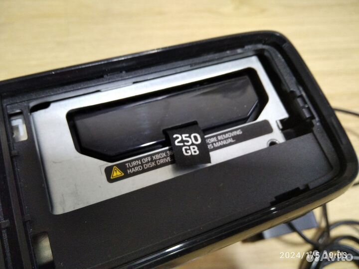 Xbox 360 E 500gb +7игр