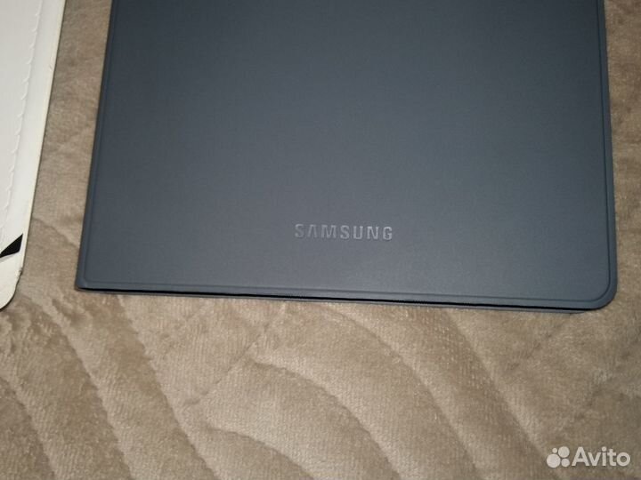 Samsung Tab A7 с защитным стеклом и чехлом