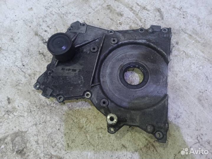 Крышка двигателя передняя