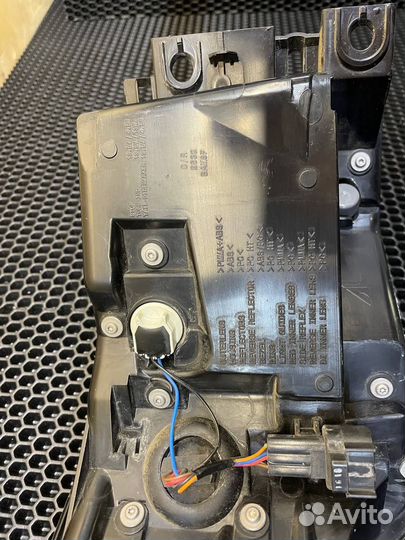 Правый фонарь Range Rover Sport