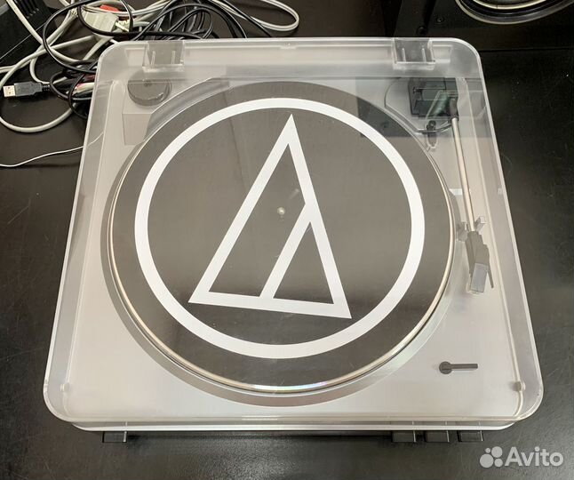 Проигрыватель винила Audio-Technica AT-LP60-USB