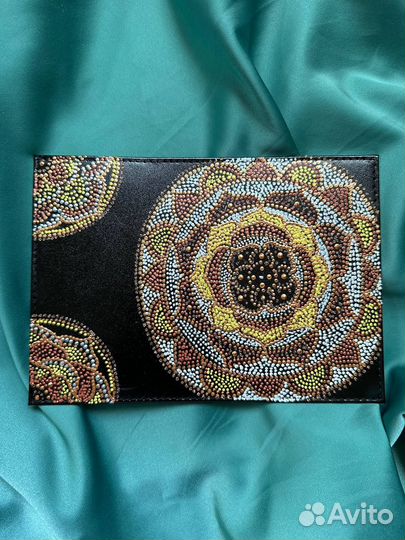 Чехол на паспорт с росписью ручной работы