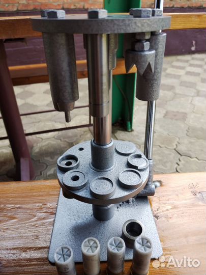 Пресс для зарядки патронов