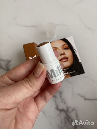 Кремовый бронзер Milk makeup bronzer stick