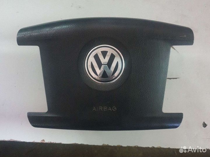 Подушка безопасности руля черный фольцваген туарег