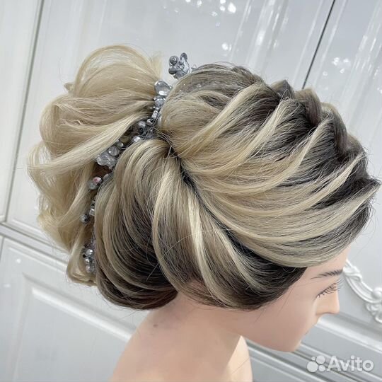 Свадебные прически и макияж