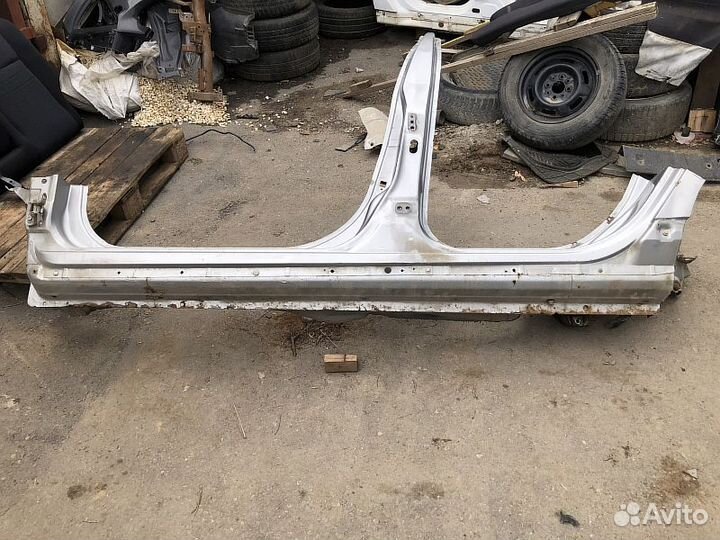 Порог левый Ниссан Примьера П12 Nissan Primera P12