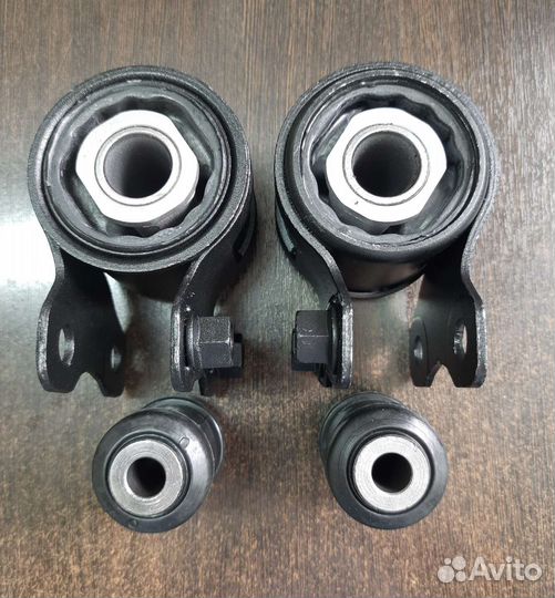 Сайлентблоки переднего рычага Ford Focus 2