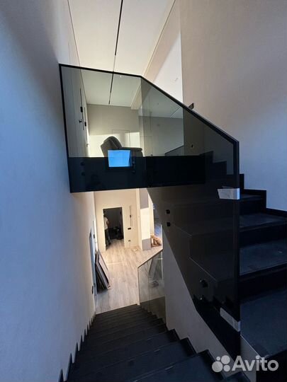 Лестница из стекла